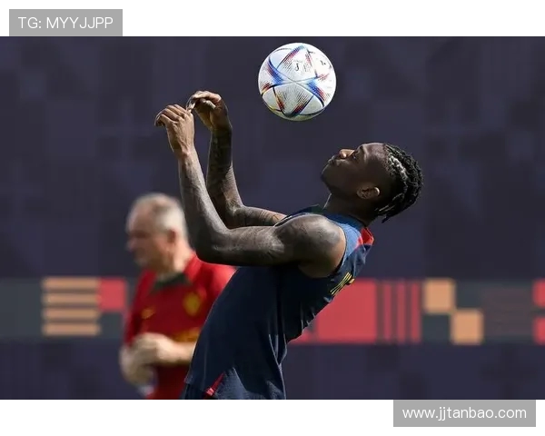 莱奥因身体不适退出葡萄牙国家队训练营 将接受进一步检查